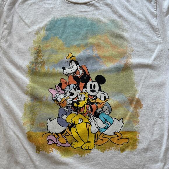Disney Mickey & Friends Group Graphic Tee Cream Crewneck T-Shirt M Retro - Picture 5 of 5